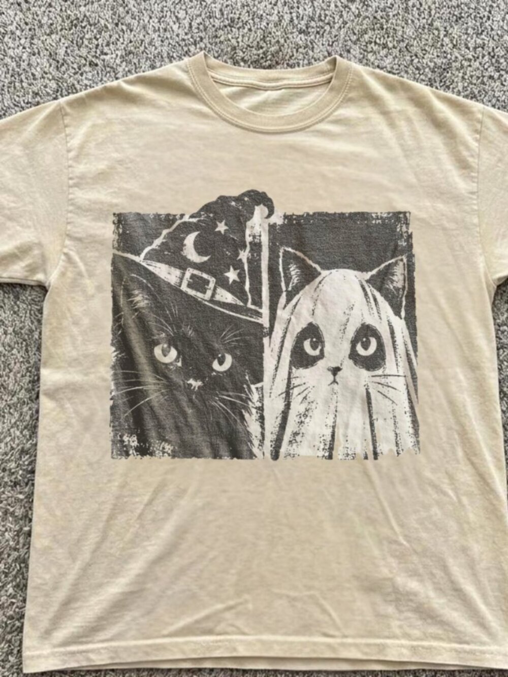 Gildan Offwhite Cat Witch And Cat Ghost Graphic Tee